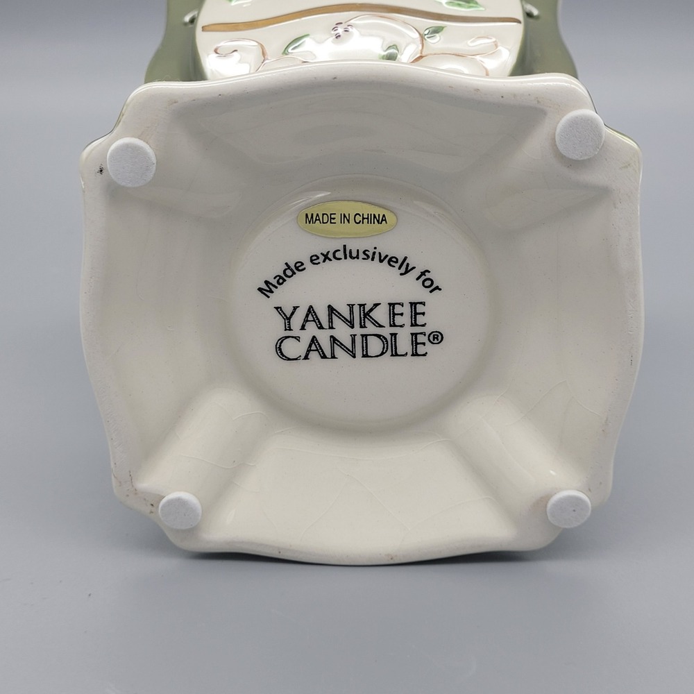 Yankee Candle Holly Berry Tealight Wax Melt Warmer Ceramic Holiday Christmas - Picture 6 of 6